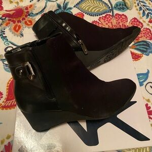 Anne Klein Sport Black Ankle Boots – Size 8M